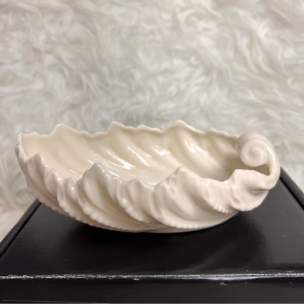 Lenox Leaf Nut Candy Dish 6” ivory